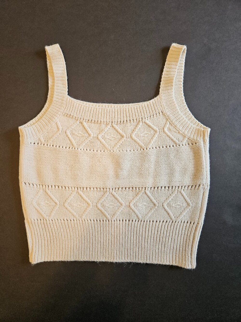 SweatyRocks Women's Beige Knit Sleeveless Argyle Style Crop Tank Top - MEDIUM